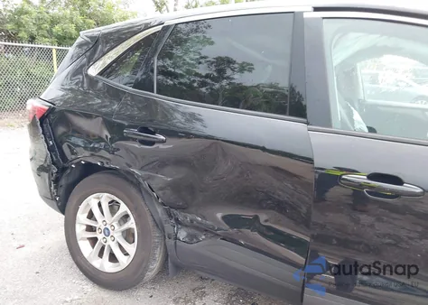 2021 Ford Escape Se z USA, uszkodzony, nr VIN 1FMCU0G67MUA47404